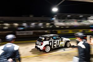 P90606028_lowRes_mini-jcw-x-deus-at-t