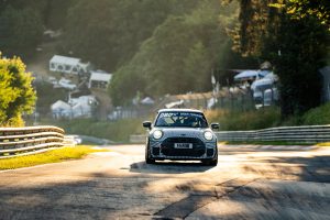 P90606039_lowRes_mini-jcw-x-deus-at-t