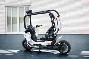 P90614799_lowRes_bmw-motorrad-present